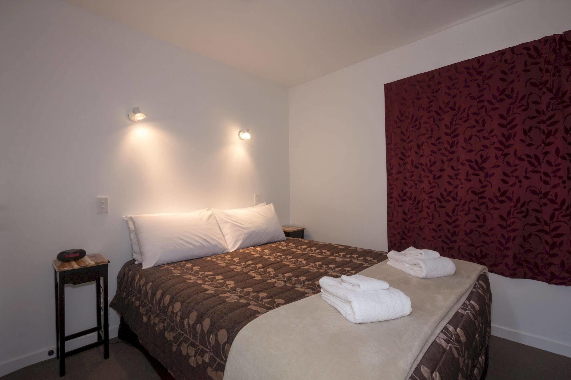 Caples Court Motel & Apartments Queenstown Exterior foto